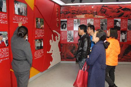 参观廉洁教育馆